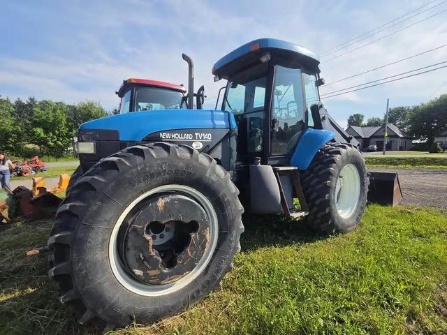 2000 New Holland TV140 Tracteur