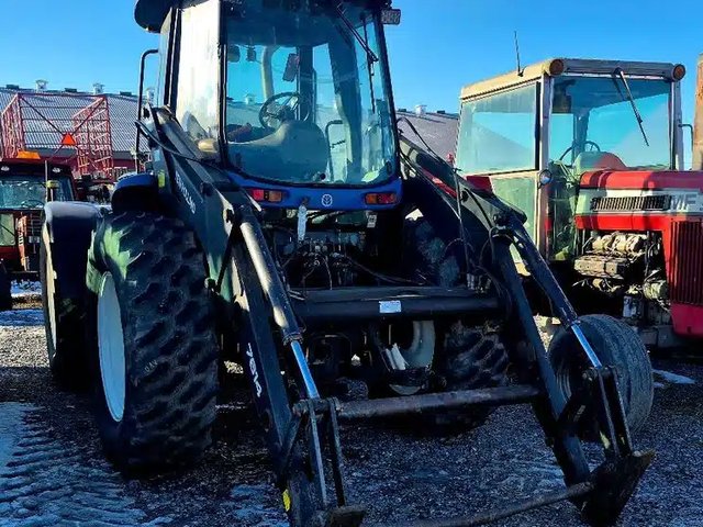 2000 New Holland TV140 Tracteur