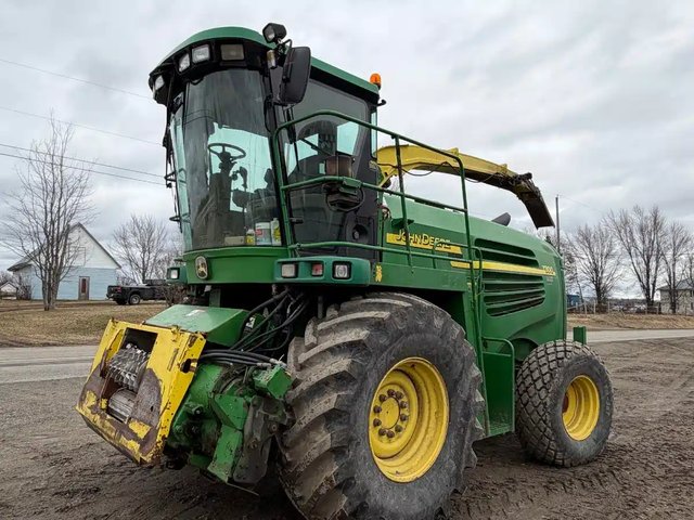 2007 John Deere 7300 Fourragère