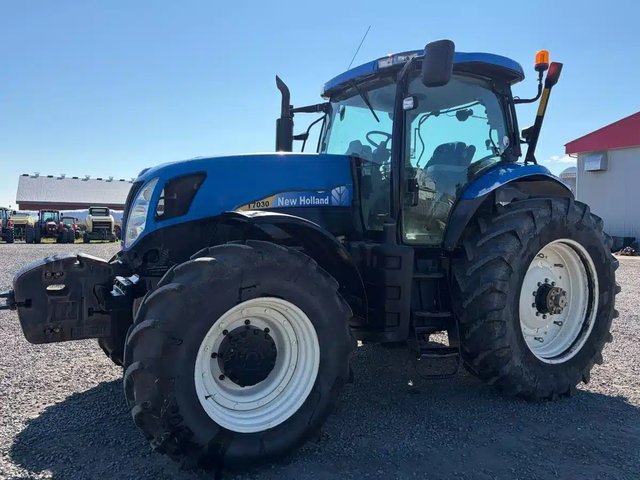 2009 New Holland T7030 Tracteur