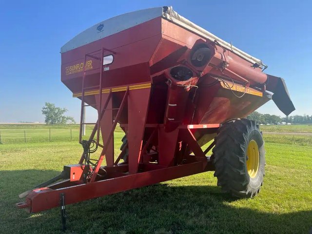 2002 Sunflower 8750 Chariot à Grain