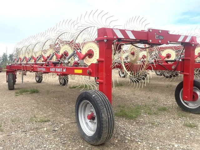2026 Farm King RE14 râteau