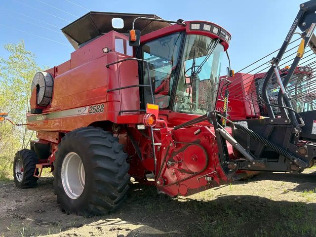 2006 Case IH 2588 Batteuse