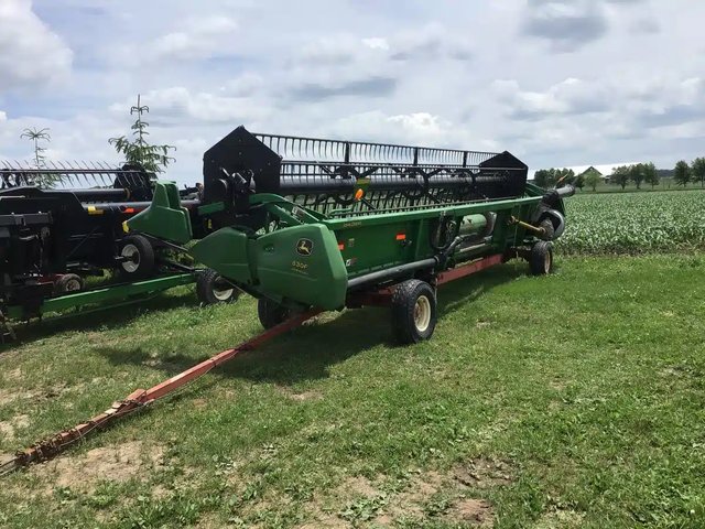 2004 John Deere 630F Header - Flex