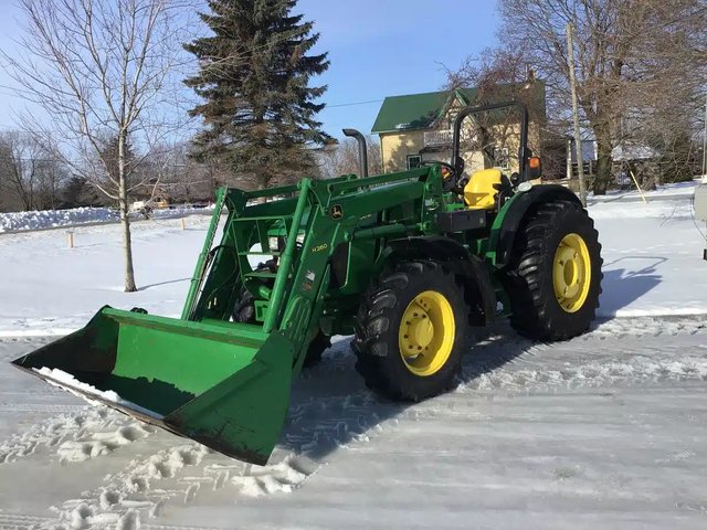 2017 John Deere 5100M Tracteur