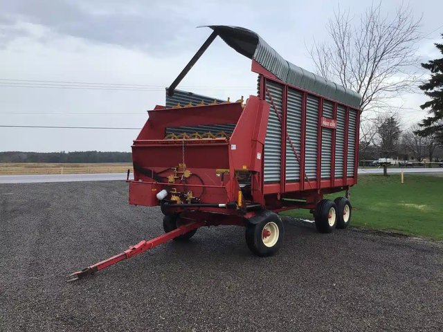 Forage King 318H Chariot à Ensilage