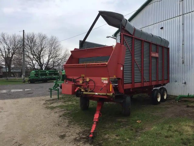 Forage King 318H Chariot à Ensilage