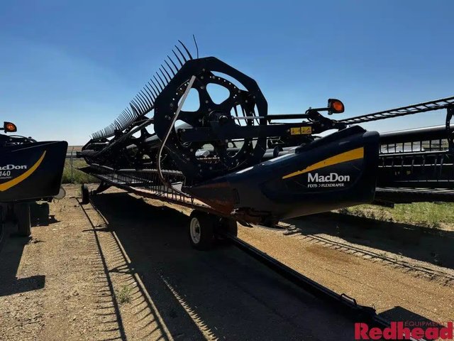 2017 MacDon FD75