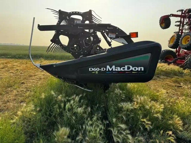 2011 MacDon D60 Nez - Toile/Tapis