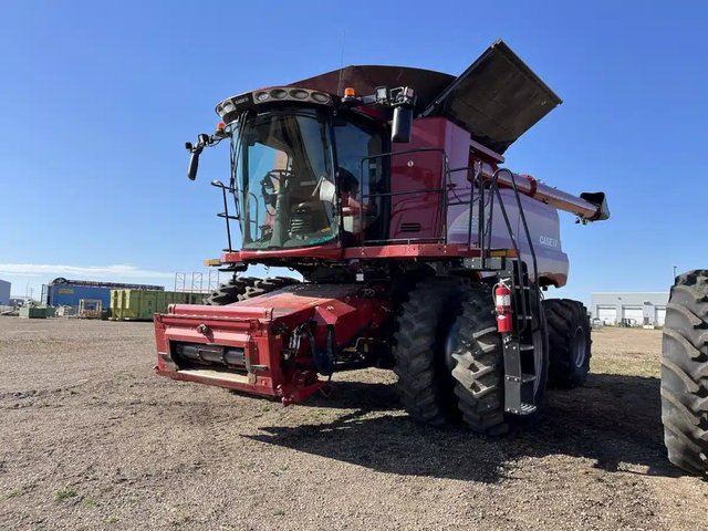 2021 Case IH 8250 Batteuse
