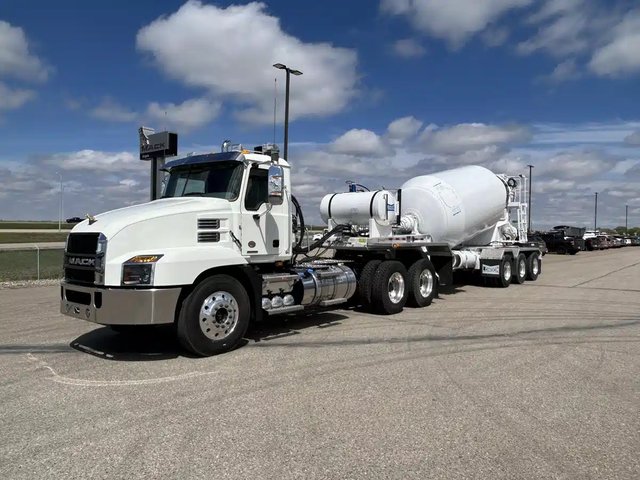 2025 Mack ANTHEM 64T Camion dix roues