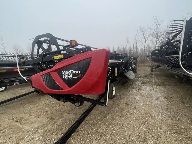 2018 MacDon FD140