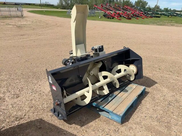 2022 Buhler Farm King 660 Souffleur à neige
