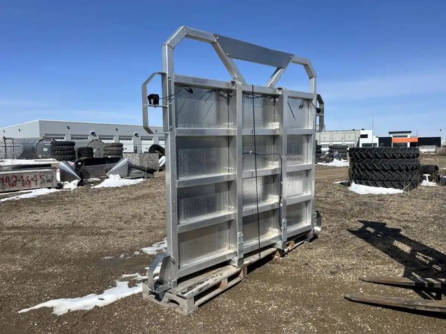 2026 OM LR6110 Truck Cab & Chassis