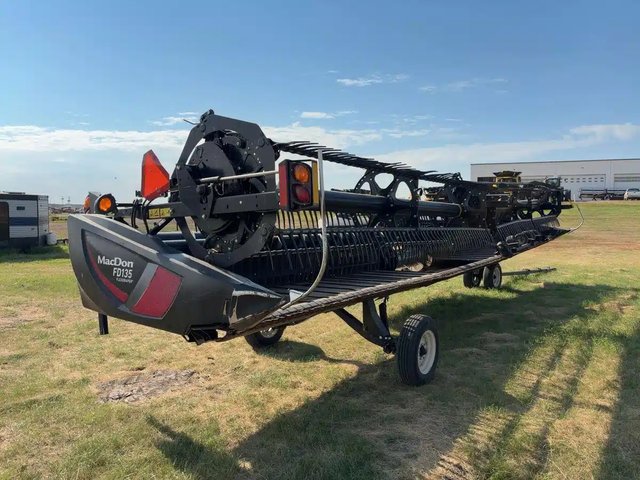 2018 MacDon FD135 Header - Flex