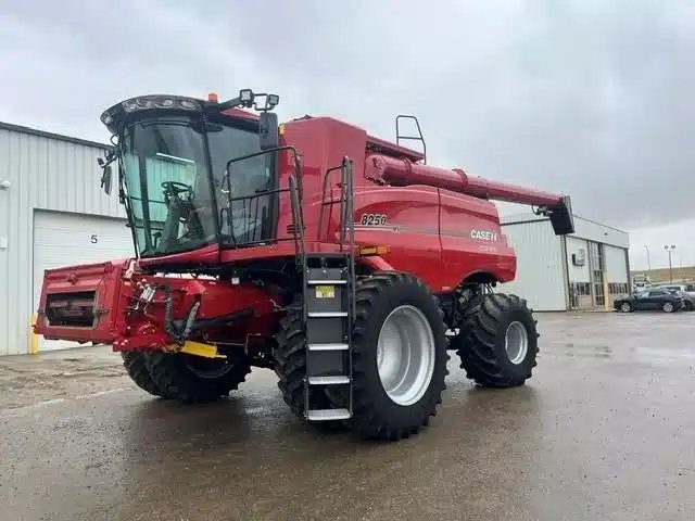 2020 Case IH 8250 Batteuse
