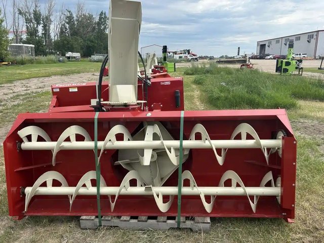 2024 Buhler Farm King Y960Q-4 Souffleur à neige