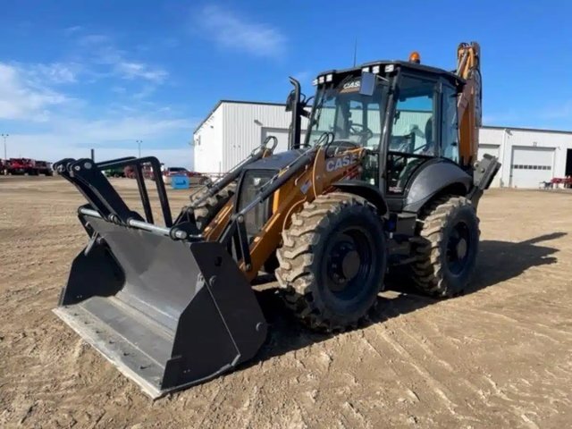 2024 Case 695SV Rétrocaveuse