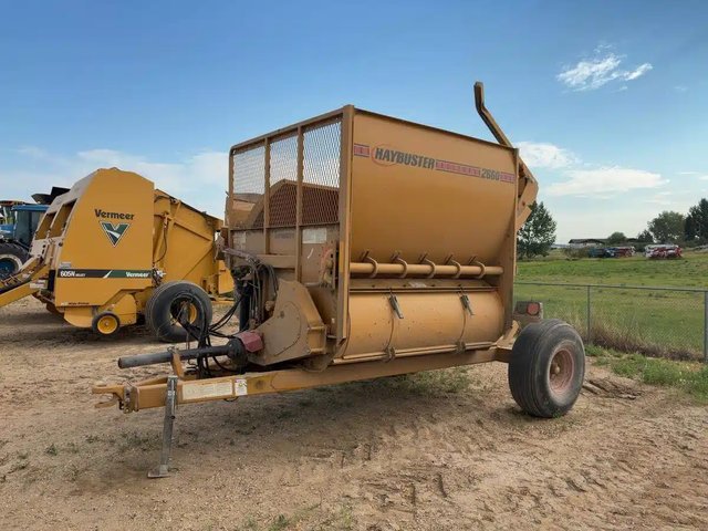 2016 Haybuster 2660 Processeur de Balle