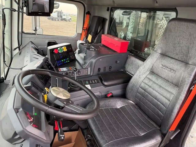 2027 Mack TERRAPRO 64R Camion à benne