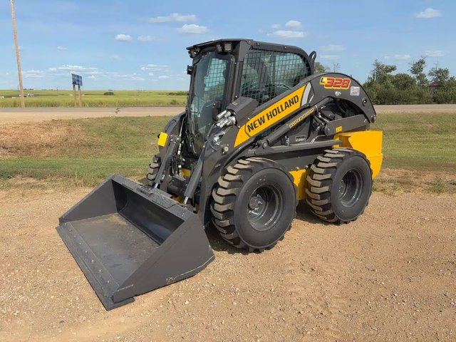 2026 New Holland Construction L328 chargeuse à direction à glissement
