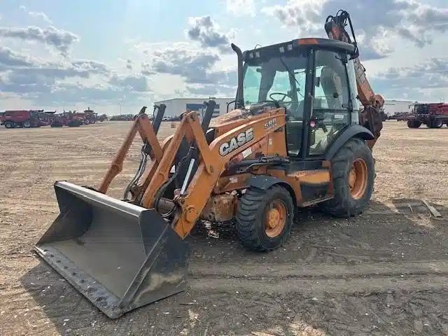 2013 Case 580SN Rétrocaveuse