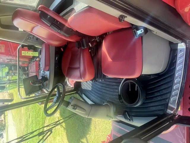 2018 Case IH 8240 Batteuse