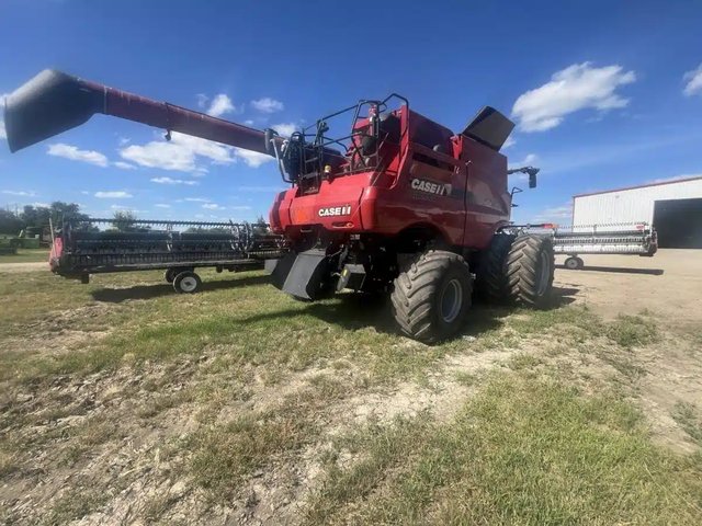 2018 Case IH 8240 Batteuse