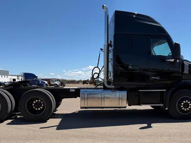 2027 Mack ANTHEM 64T Camion dix roues