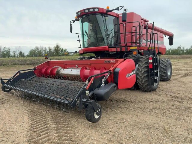 2011 Case IH 8120 Batteuse
