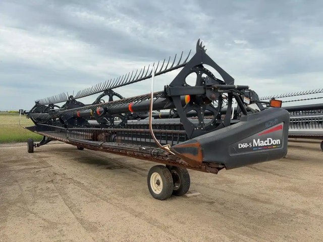 2009 MacDon D60 Nez - Toile/Tapis