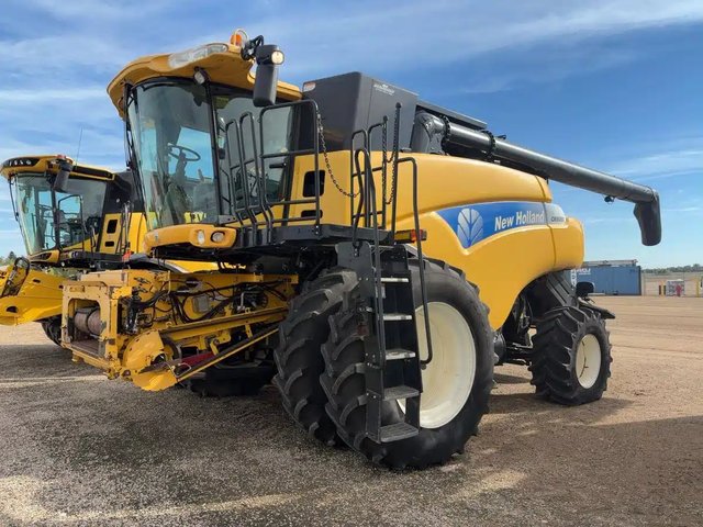 2009 New Holland CR9080 Batteuse