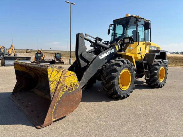 2018 Komatsu WA250 Chargeur sur roues