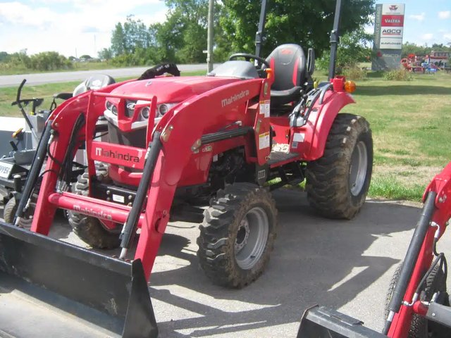 2021 Mahindra 1635 Tracteur