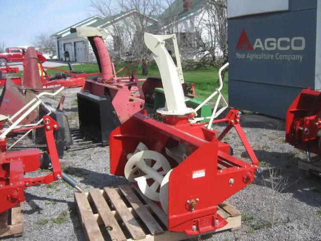 2026 Buhler 2500 Souffleur à neige