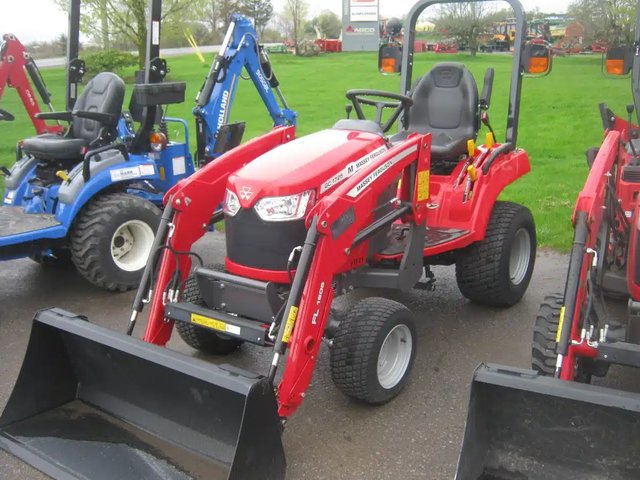 2023 Massey Ferguson GC1725M Tracteur