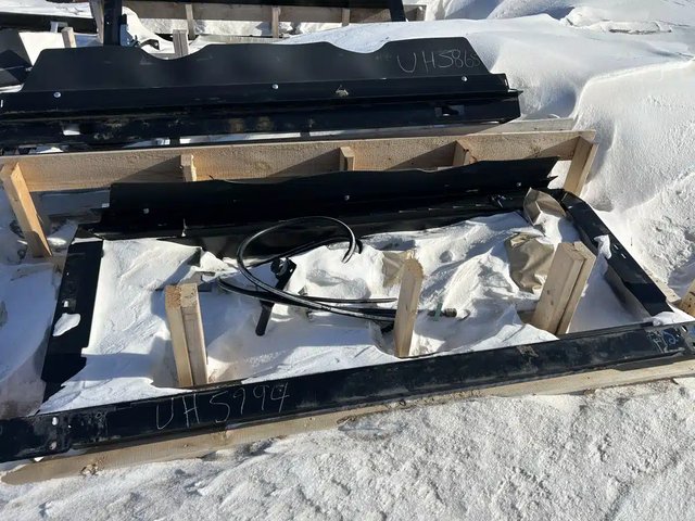 2023 MacDon FM200 nez-adapteur