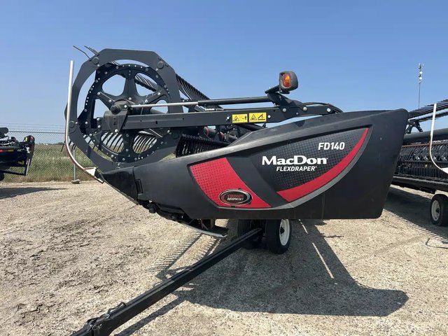 2018 MacDon FD140