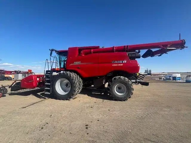 2025 Case IH 8260 Batteuse