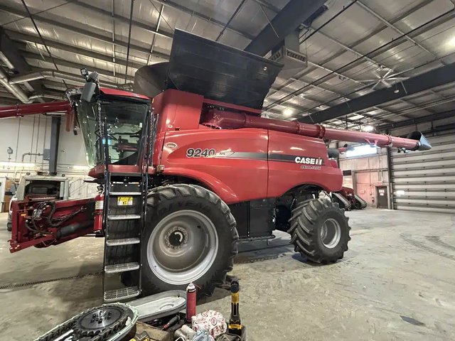 2018 Case IH 9240 Batteuse