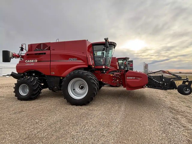 2025 Case IH 8260 Batteuse
