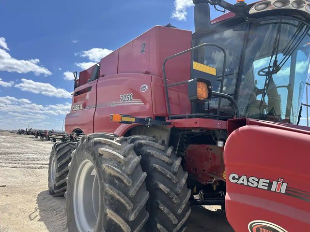 2021 Case IH 7250 Batteuse