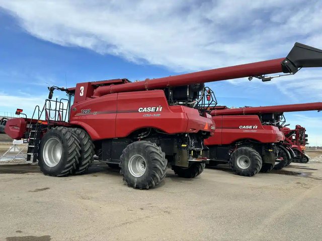 2022 Case IH 7250 Batteuse