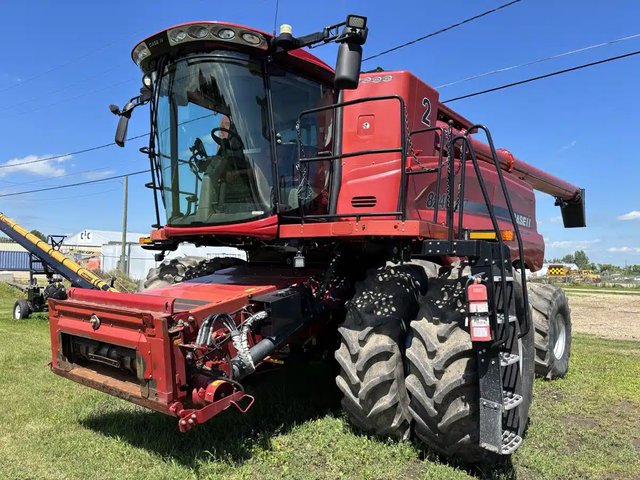 2017 Case IH 8240 Batteuse