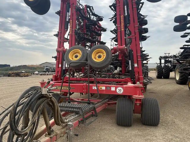 2021 Seed Hawk 6012 & 2020 Flexi-Coil 5860 Semoir à air
