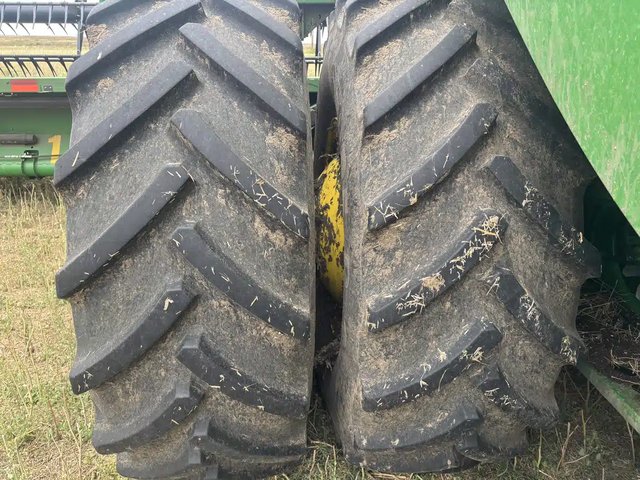 2022 John Deere S780 Batteuse