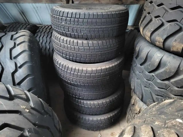 215/75R15 Pneus