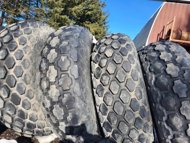Firestone 18.4X26 Pneus et roues