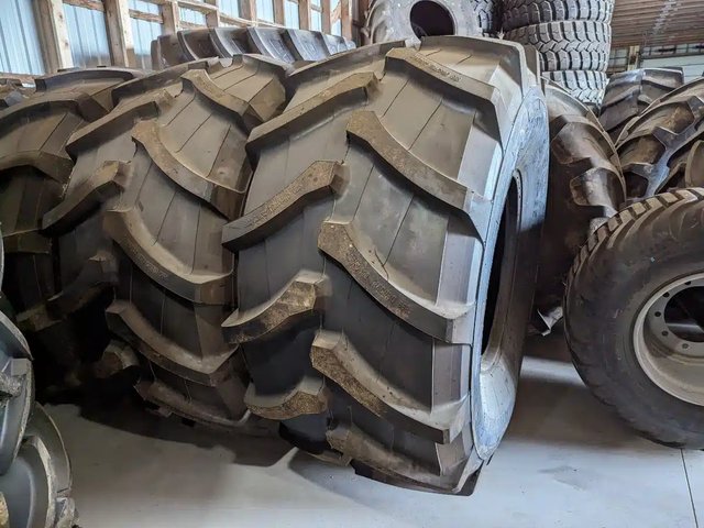 Marcher 900/60R32 Pneus