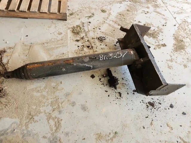 Post Hoist for Truck Trailer